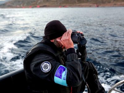 Европейската комисия предлага създаването на съвместен център за връщане на мигранти без право на престой в ЕС