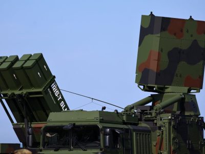 Правителството одобри споразумение за придобиването на пет зенитно-ракетни комплекса