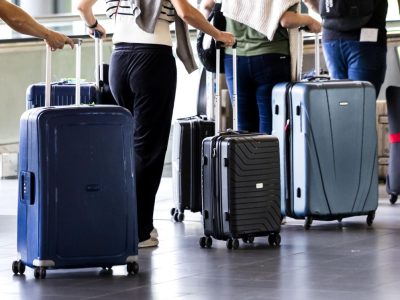 Близо 980 000 депортации през първите 18 месеца от втория мандат на Тръмп, сочи доклад