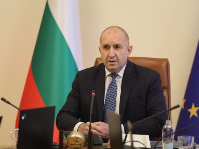 Бюджетът за 2027 г. предвижда свиване на дефицита, намаляване на новия държавен дълг, както и увеличение на пенсиите, каза Румен Радев