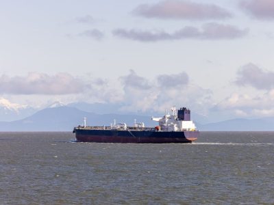 ЕС ще продължи да се противопоставя на добива на газ, нефт и въглища в Арктика, гласи новата стратегия на Съюза