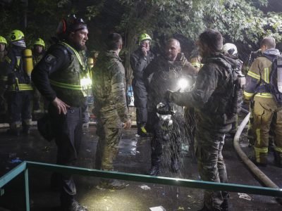 "Старлинк" ограничи работата си през нощта в Украйна, заяви съветник на Зеленски