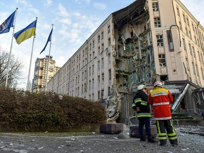 Експлозии отекнаха в Киев; кметът на града Виталий Кличко съобщи, че столицата е атакувана с балистични ракети и са ранени шест души