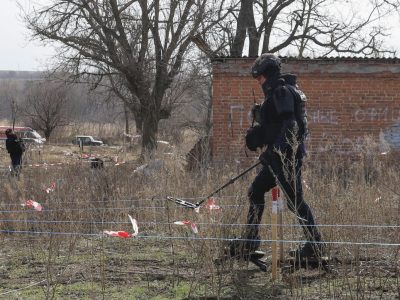 Русия и Украйна обявиха, че разминирането на района около град Олешки е приключило и конвоят с хуманитарни помощи е готов да потегли