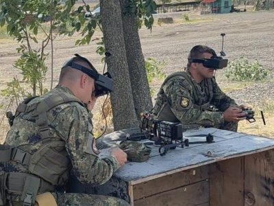 Операторът на дрон, който стреля безпогрешно